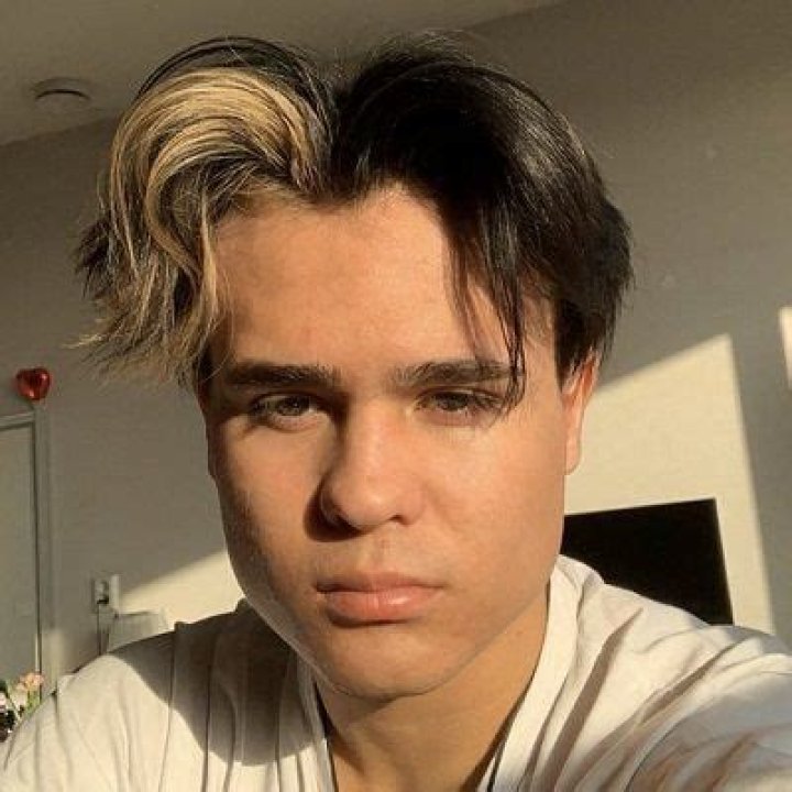 Charif- Wiki, Age, Height, Net Worth, Girlfriend, Dating