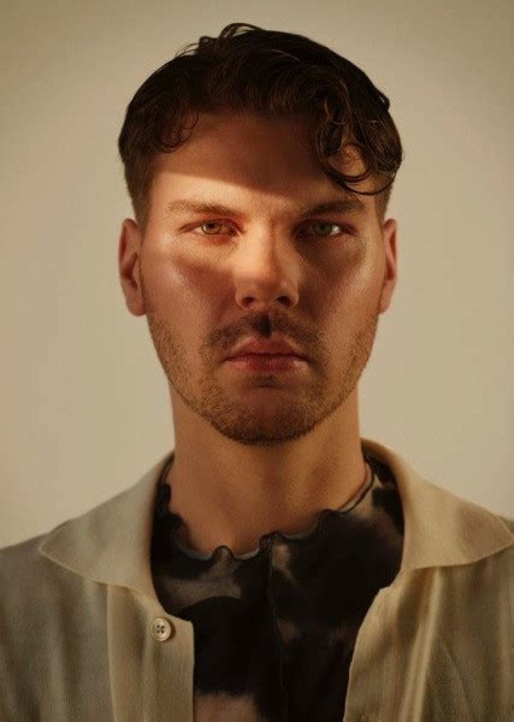 Discrete Teams Up With Kiesza, Ouse & Dylan Fuentes on “Drown In Me”