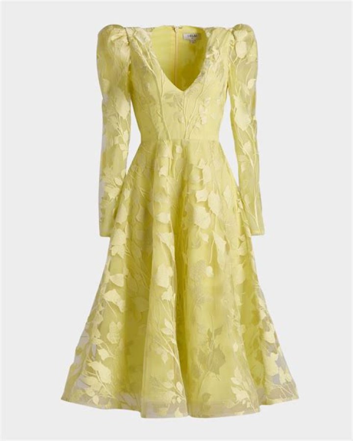 EXCLUSIVE: Clara Bond Discusses New EP 'Crown'