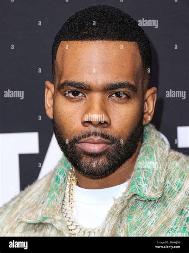 Fame | Wang Feng (singer) net worth and salary income estimation Jan, 2024