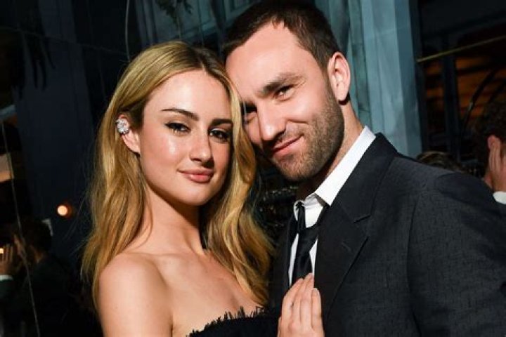 Grace Mandeville’s Boyfriend: Who is Grace Mandeville Dating?