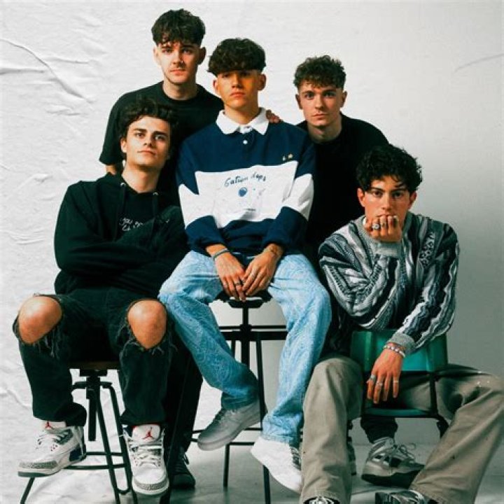 Introducing: Phoebe Ryan - CelebMix