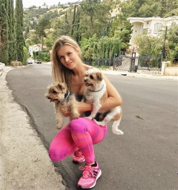 Joanna Krupa Gets Frisky On Social Media After Secret Split From Romain Zago