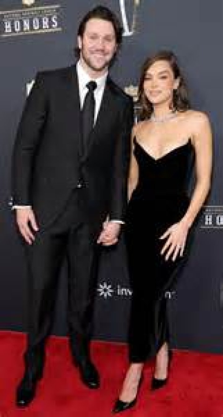 Josh Young’s Girlfriend: Who is Josh Young Dating?