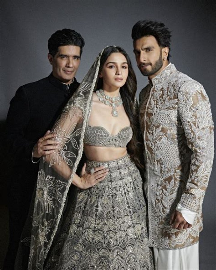 Manish Malhotra- Age, Girlfriend, Height, Net Worth, Nationality