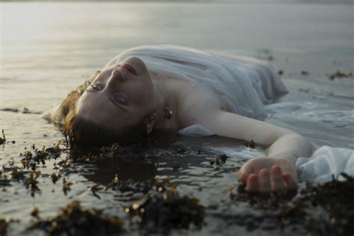 Olive Louise Shares her Intimate Offering 