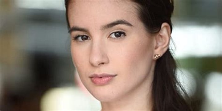 Phoebe Pearl- Net Worth, Bio, Age, Height, Boyfriend, Nationality, Career