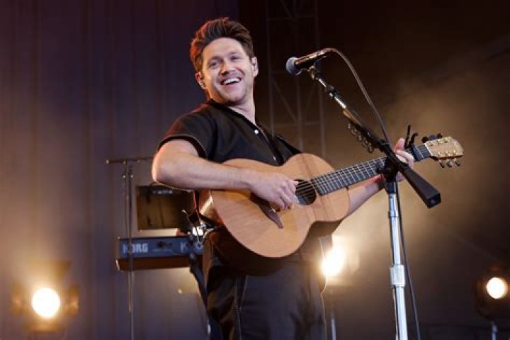 Photo Gallery: Fresh 102.7’s Up Close & Personal with Niall Horan