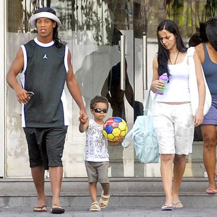 Ronaldinho’s Wife: Who is Ronaldinho Dating?