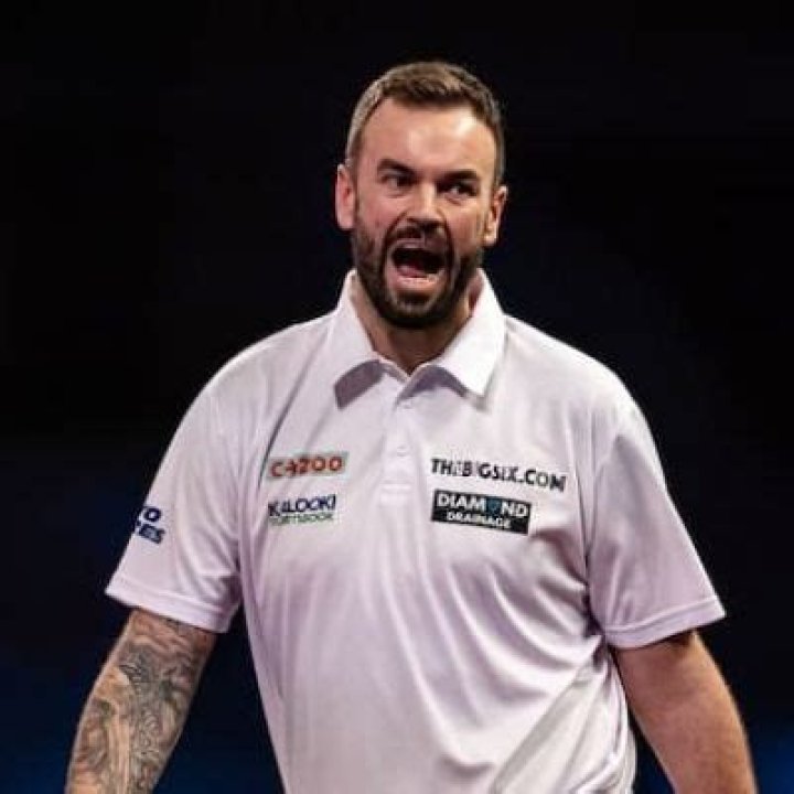 Ross Smith Wife: Is He Married? Dart Player Relationship And Family Details