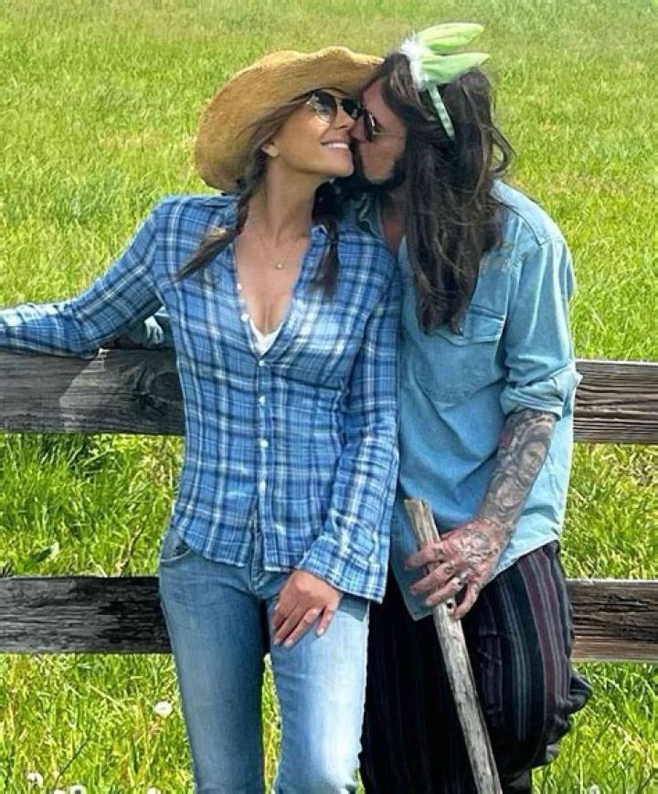 Who is Billy Burke Dating – Billy Burke's Wife & Exes